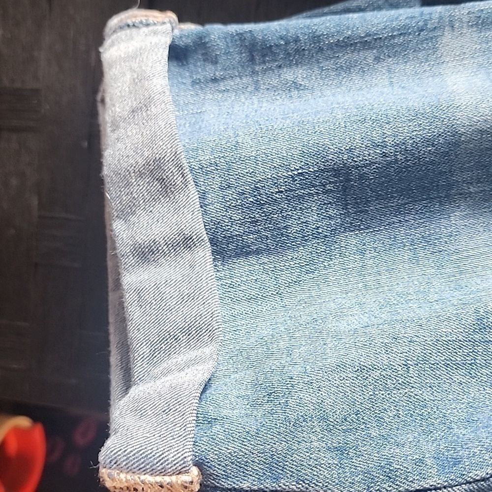 Kensie Blue Jean Shorts Size 2 - Picture 3 of 4